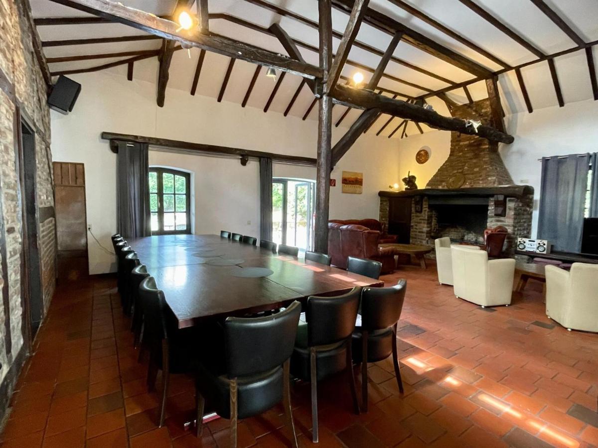 Magnificent Farmhouse In Sint Joost מראה חיצוני תמונה