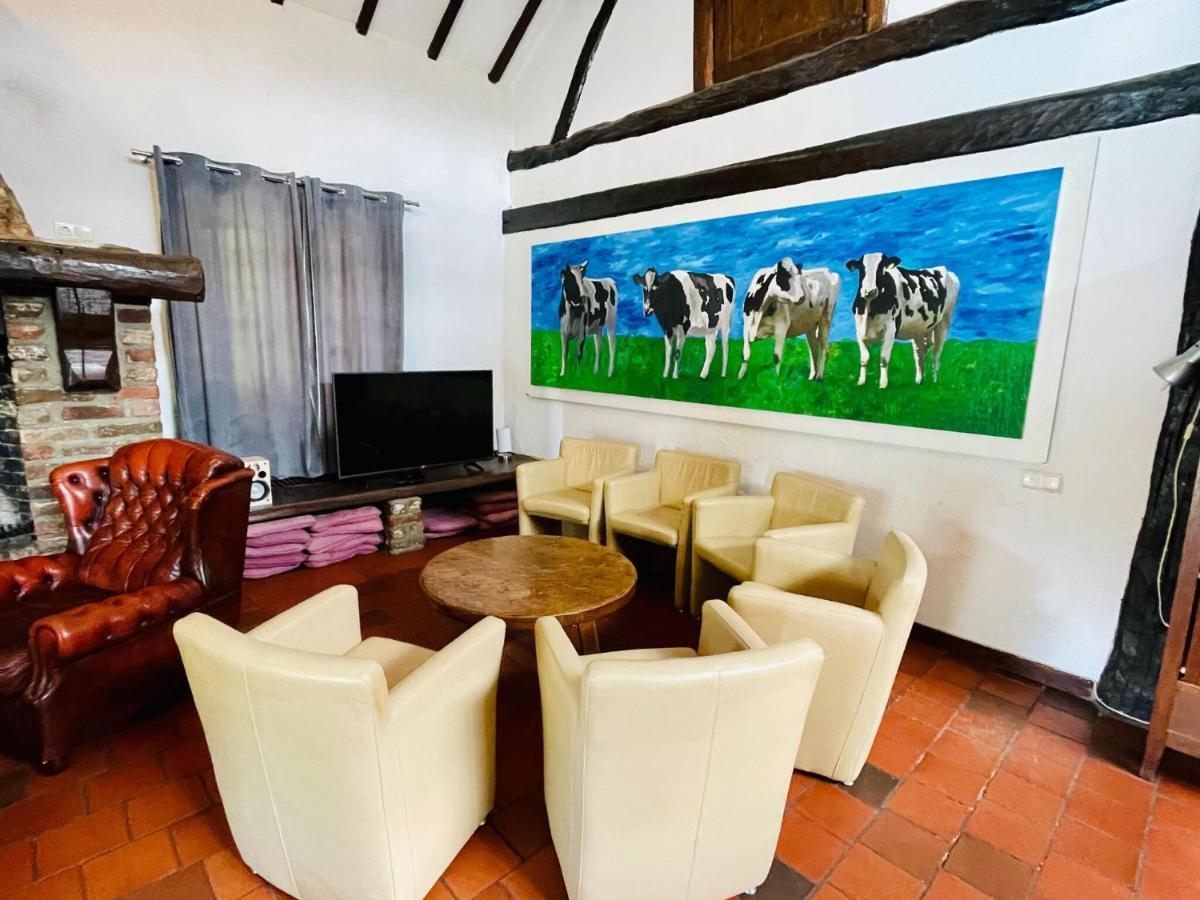 Magnificent Farmhouse In Sint Joost מראה חיצוני תמונה