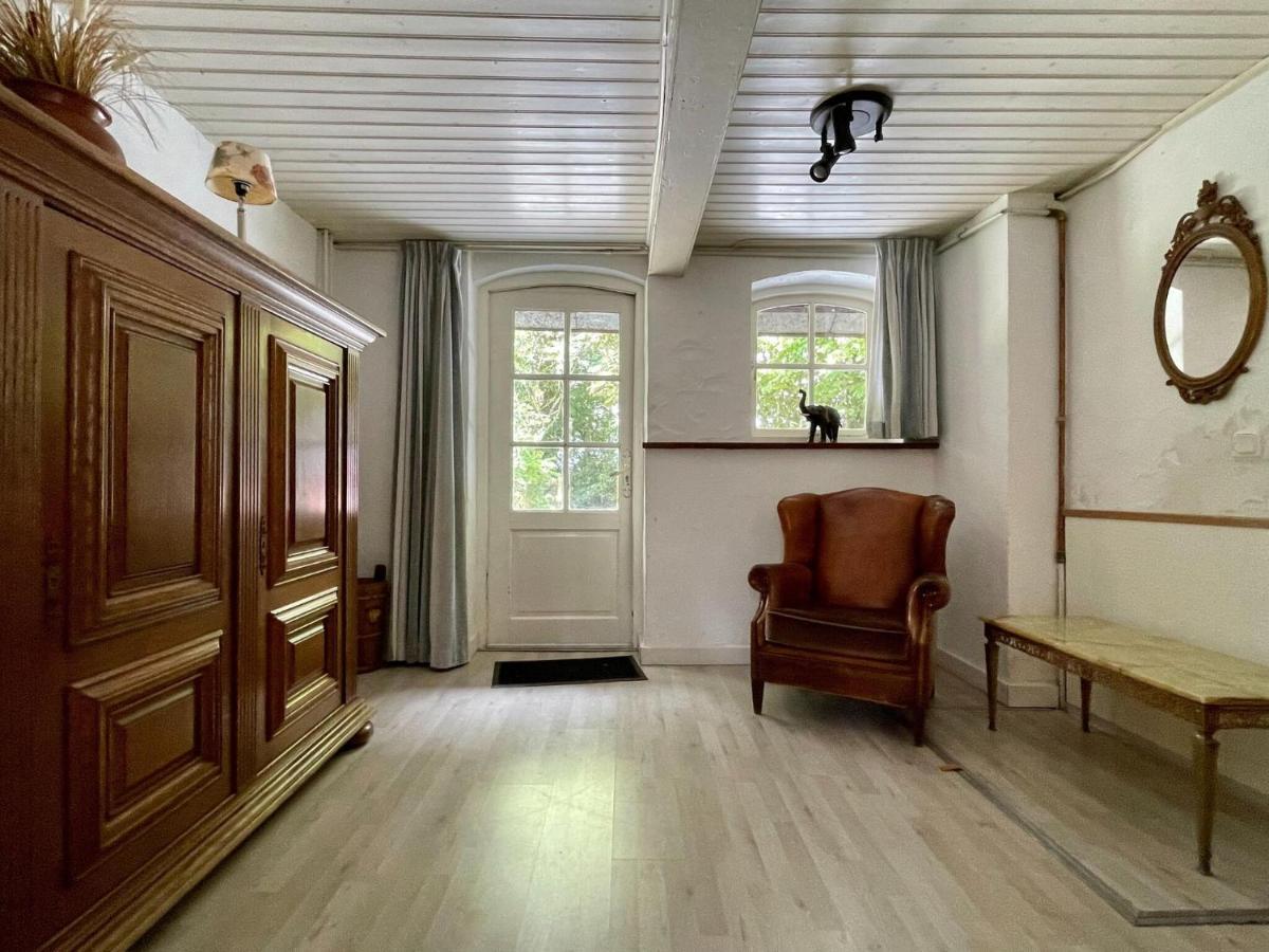 Magnificent Farmhouse In Sint Joost מראה חיצוני תמונה