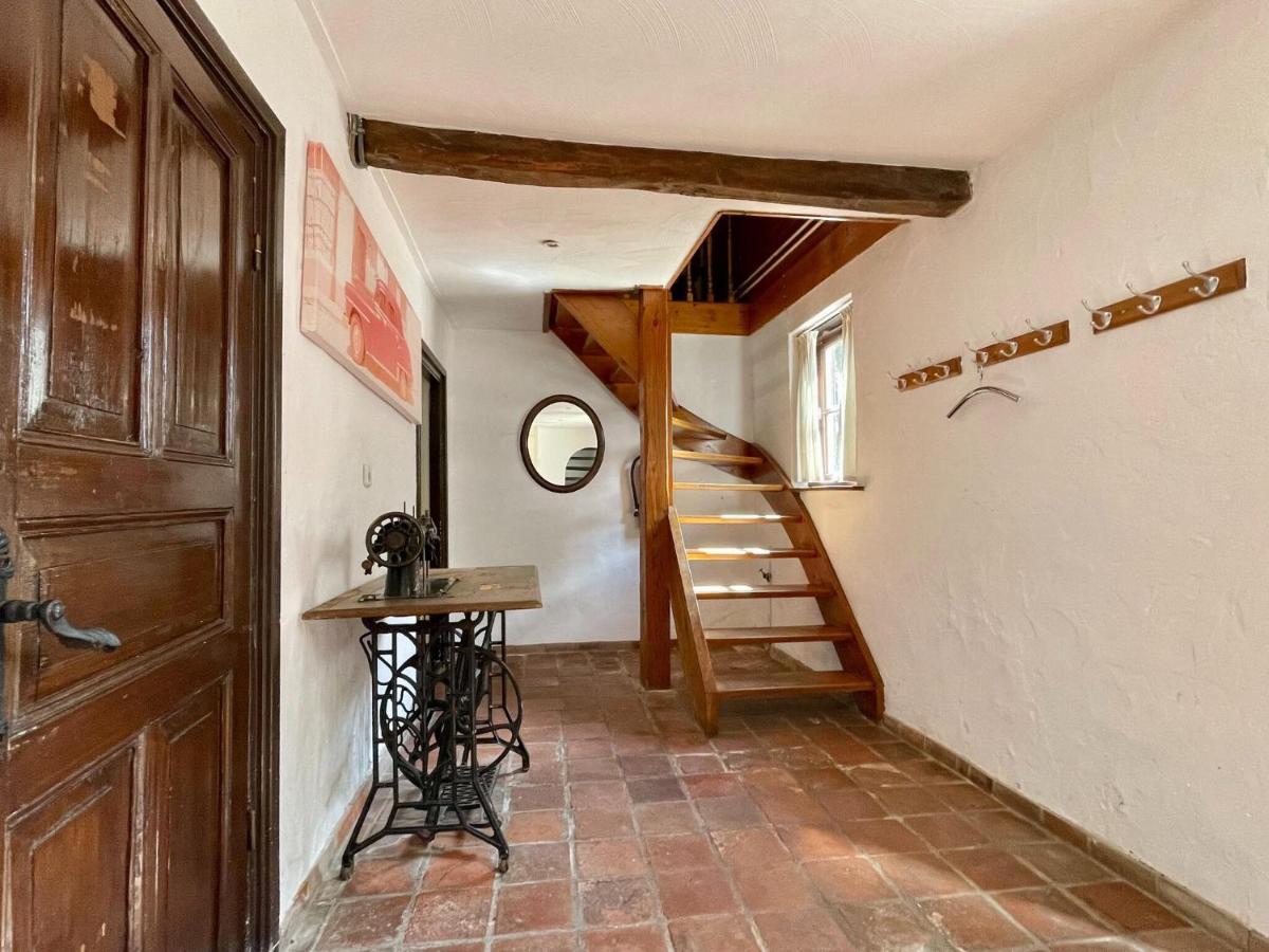 Magnificent Farmhouse In Sint Joost מראה חיצוני תמונה